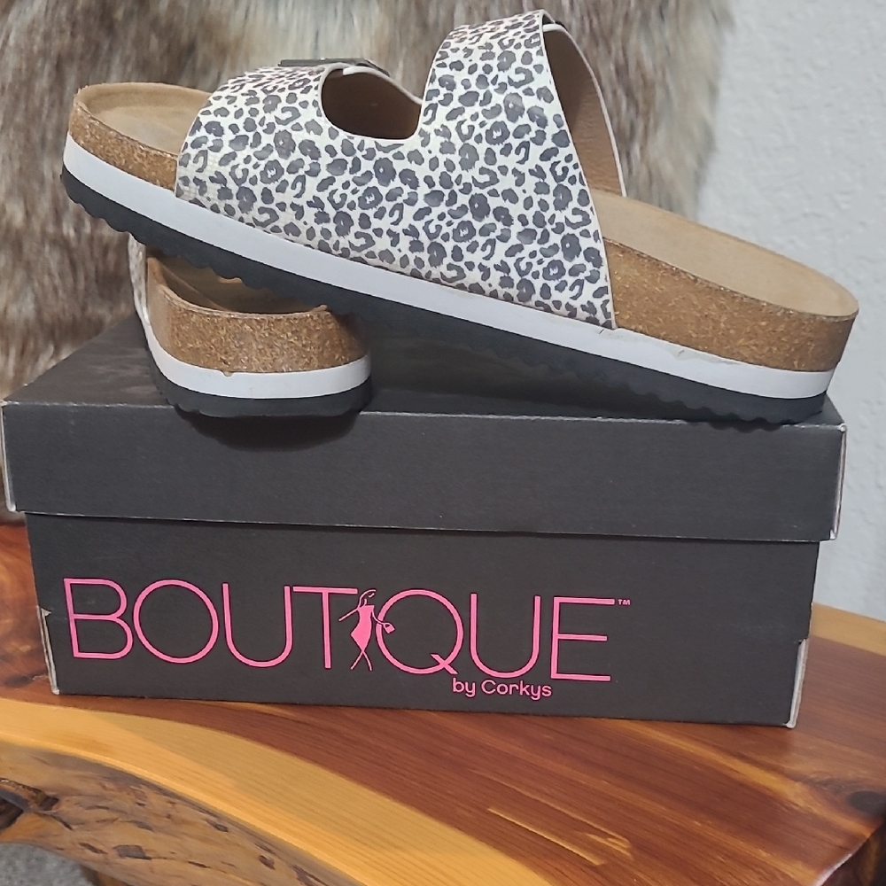 Corkys Grey Leopard Sandals - Picture 3 of 4